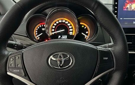 Toyota Yaris XP150 рестайлинг, 2022 год, 1 350 000 рублей, 12 фотография