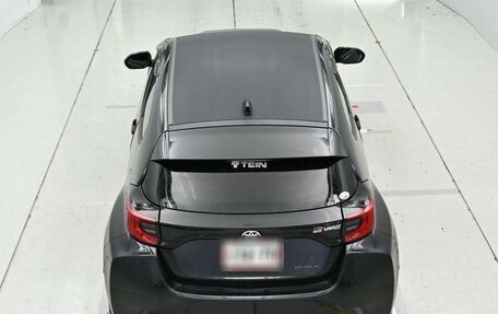 Toyota Yaris, 2022 год, 4 220 000 рублей, 8 фотография