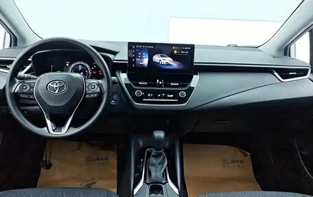 Toyota Corolla, 2023 год, 1 900 000 рублей, 12 фотография