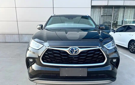 Toyota Highlander, 2022 год, 5 750 035 рублей, 2 фотография