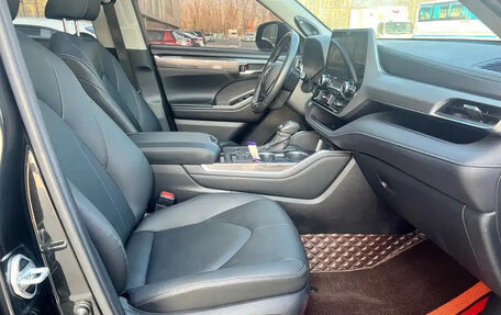 Toyota Highlander, 2022 год, 5 750 035 рублей, 10 фотография