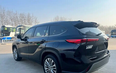 Toyota Highlander, 2022 год, 5 750 035 рублей, 4 фотография