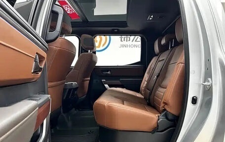 Toyota Tundra, 2023 год, 8 900 000 рублей, 11 фотография