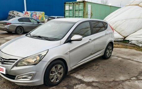 Hyundai Solaris II рестайлинг, 2015 год, 350 000 рублей, 4 фотография
