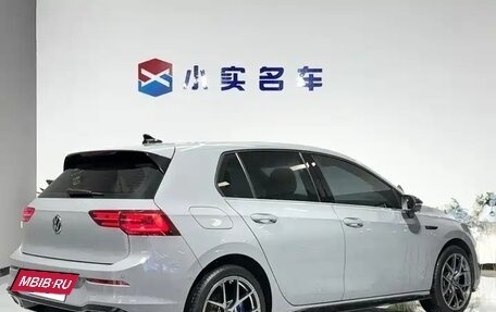 Volkswagen Golf VIII, 2023 год, 2 017 000 рублей, 6 фотография