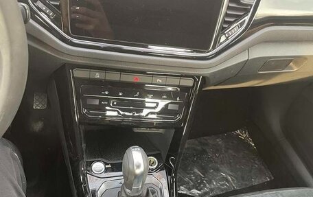 Volkswagen T-Roc I, 2021 год, 1 600 000 рублей, 8 фотография