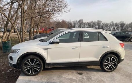 Volkswagen T-Roc I, 2021 год, 1 600 000 рублей, 2 фотография