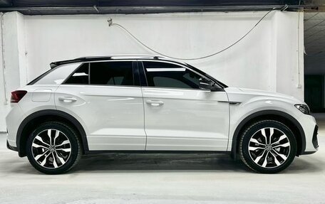 Volkswagen T-Roc I, 2022 год, 1 700 000 рублей, 4 фотография