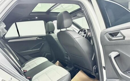 Volkswagen T-Roc I, 2022 год, 1 700 000 рублей, 10 фотография