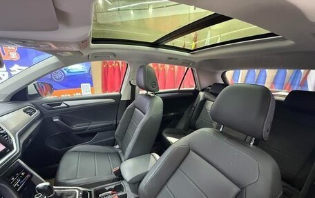 Volkswagen T-Roc I, 2022 год, 1 558 000 рублей, 8 фотография