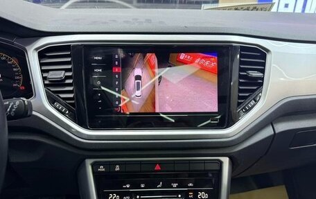 Volkswagen T-Roc I, 2022 год, 1 558 000 рублей, 9 фотография