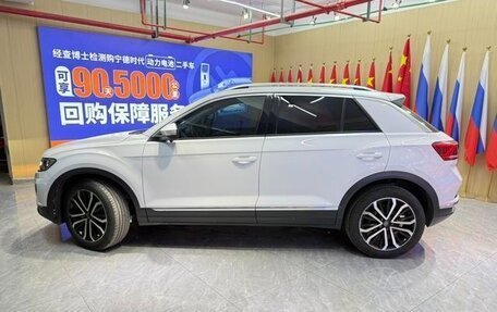 Volkswagen T-Roc I, 2022 год, 1 558 000 рублей, 3 фотография