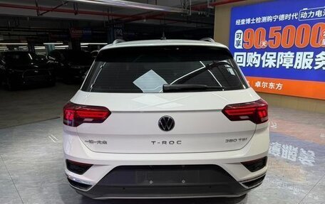 Volkswagen T-Roc I, 2022 год, 1 558 000 рублей, 6 фотография