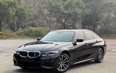 BMW 3 серия, 2022 год, 2 700 000 рублей, 1 фотография