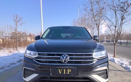 Volkswagen Tiguan II, 2023 год, 2 450 000 рублей, 2 фотография