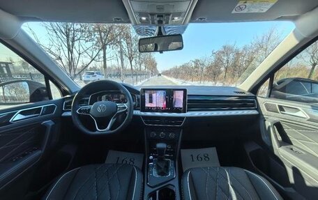 Volkswagen Tiguan II, 2023 год, 2 450 000 рублей, 6 фотография