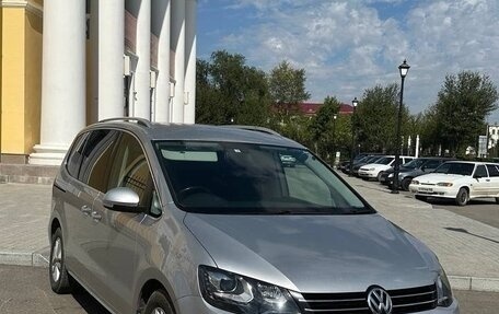 Volkswagen Sharan II, 2011 год, 1 230 000 рублей, 1 фотография