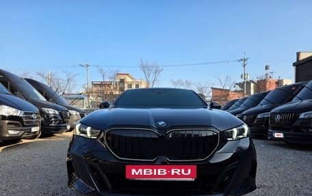 BMW 5 серия, 2025 год, 8 280 009 рублей, 2 фотография