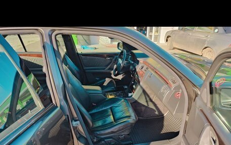 Mercedes-Benz E-Класс, 2001 год, 1 050 000 рублей, 6 фотография