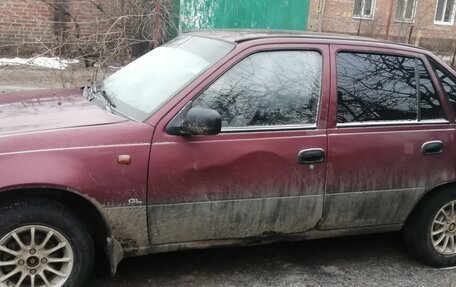 Daewoo Nexia I рестайлинг, 1999 год, 100 000 рублей, 2 фотография