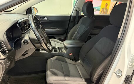 KIA Sportage IV рестайлинг, 2018 год, 1 899 000 рублей, 9 фотография