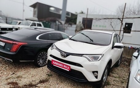 Toyota RAV4, 2015 год, 1 600 000 рублей, 2 фотография