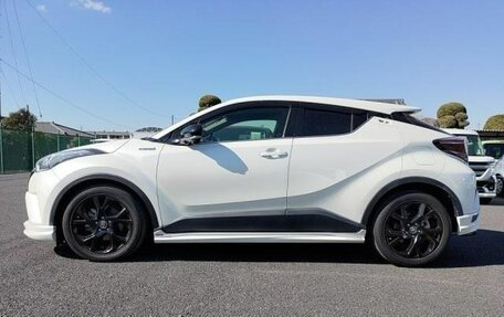Toyota C-HR I рестайлинг, 2017 год, 1 587 000 рублей, 6 фотография
