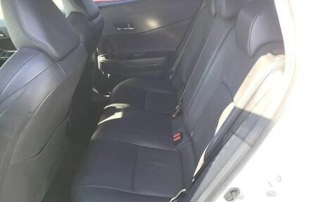 Toyota C-HR I рестайлинг, 2017 год, 1 587 000 рублей, 18 фотография