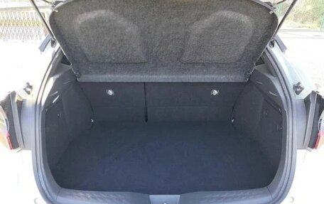 Toyota C-HR I рестайлинг, 2017 год, 1 587 000 рублей, 20 фотография