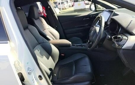 Toyota C-HR I рестайлинг, 2017 год, 1 587 000 рублей, 16 фотография