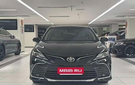 Toyota Camry, 2024 год, 1 800 000 рублей, 2 фотография