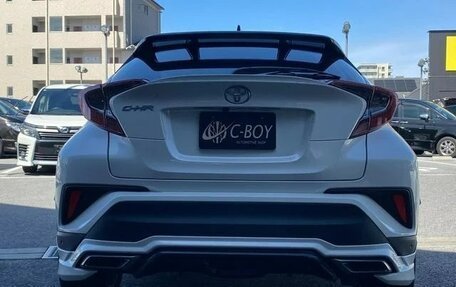 Toyota C-HR I рестайлинг, 2018 год, 1 699 000 рублей, 15 фотография