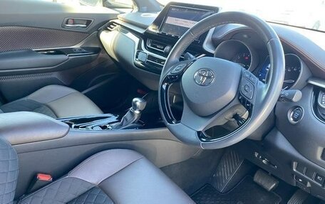 Toyota C-HR I рестайлинг, 2018 год, 1 699 000 рублей, 23 фотография