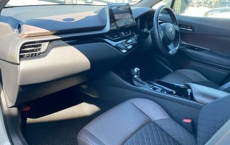 Toyota C-HR I рестайлинг, 2018 год, 1 699 000 рублей, 25 фотография