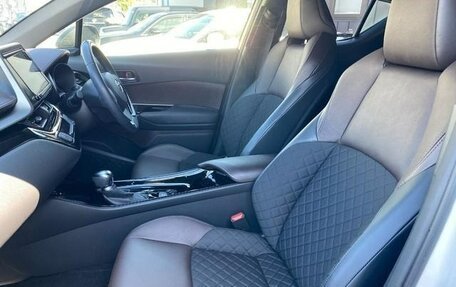 Toyota C-HR I рестайлинг, 2018 год, 1 699 000 рублей, 26 фотография