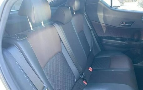 Toyota C-HR I рестайлинг, 2018 год, 1 699 000 рублей, 34 фотография