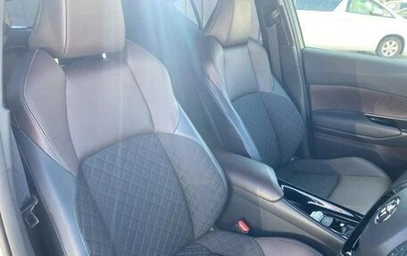 Toyota C-HR I рестайлинг, 2018 год, 1 699 000 рублей, 33 фотография