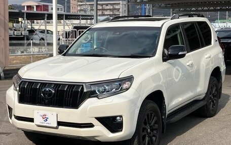 Toyota Land Cruiser Prado 150 рестайлинг 2, 2022 год, 5 890 099 рублей, 1 фотография