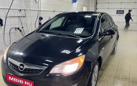 Opel Astra J, 2011 год, 630 000 рублей, 1 фотография