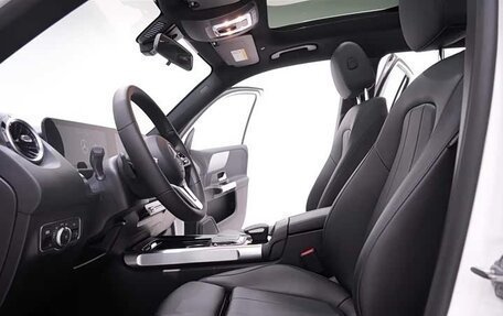 Mercedes-Benz GLB, 2021 год, 2 309 017 рублей, 26 фотография