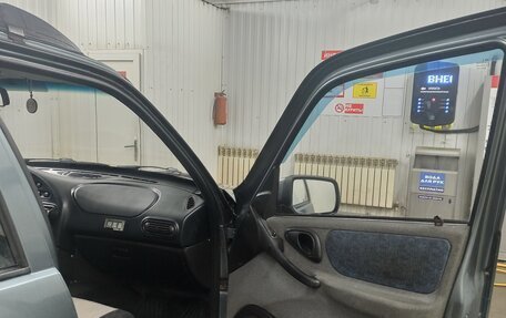 Chevrolet Niva I рестайлинг, 2005 год, 378 000 рублей, 11 фотография