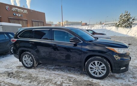 Toyota Highlander III, 2015 год, 2 400 000 рублей, 3 фотография