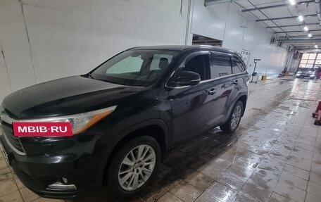 Toyota Highlander III, 2015 год, 2 400 000 рублей, 7 фотография