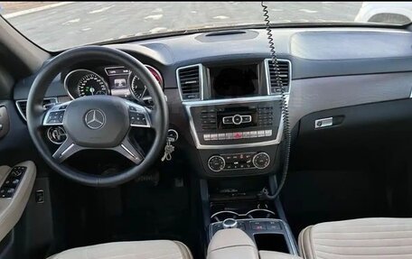 Mercedes-Benz GL-Класс, 2015 год, 3 500 000 рублей, 2 фотография