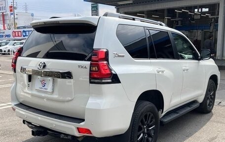 Toyota Land Cruiser Prado 150 рестайлинг 2, 2022 год, 5 890 099 рублей, 5 фотография