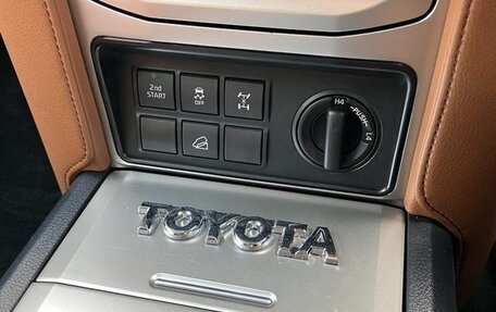 Toyota Land Cruiser Prado 150 рестайлинг 2, 2022 год, 5 890 099 рублей, 20 фотография