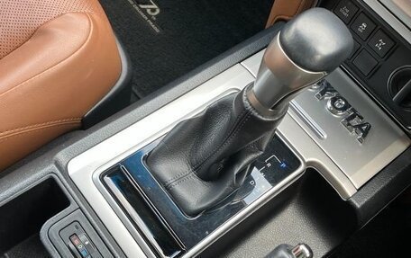 Toyota Land Cruiser Prado 150 рестайлинг 2, 2022 год, 5 890 099 рублей, 19 фотография