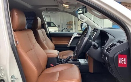 Toyota Land Cruiser Prado 150 рестайлинг 2, 2022 год, 5 890 099 рублей, 15 фотография