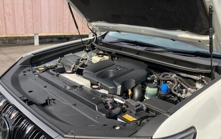 Toyota Land Cruiser Prado 150 рестайлинг 2, 2022 год, 5 890 099 рублей, 29 фотография