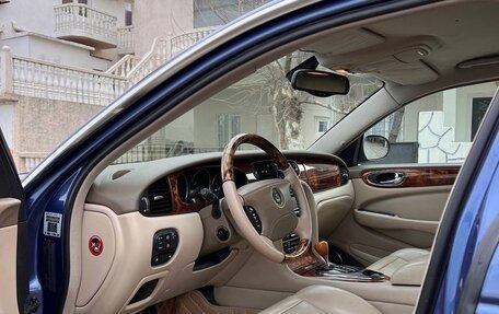 Jaguar XJ III (X350), 2004 год, 1 350 000 рублей, 8 фотография